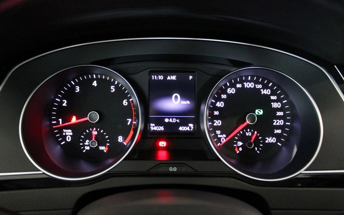 Volkswagen Passat cena 89900 przebieg: 94000, rok produkcji 2019 z Wasilków małe 301